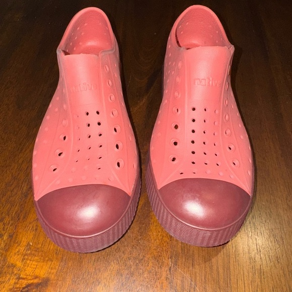 Native Jefferson Kids Shoes Size J3 - Picture 2 of 4